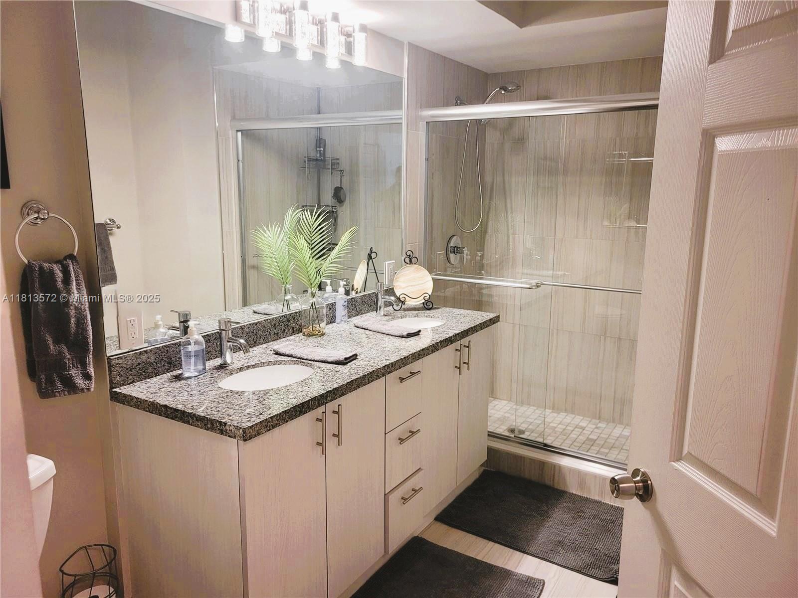 PORTO BELLAGIO CONDO - Residential