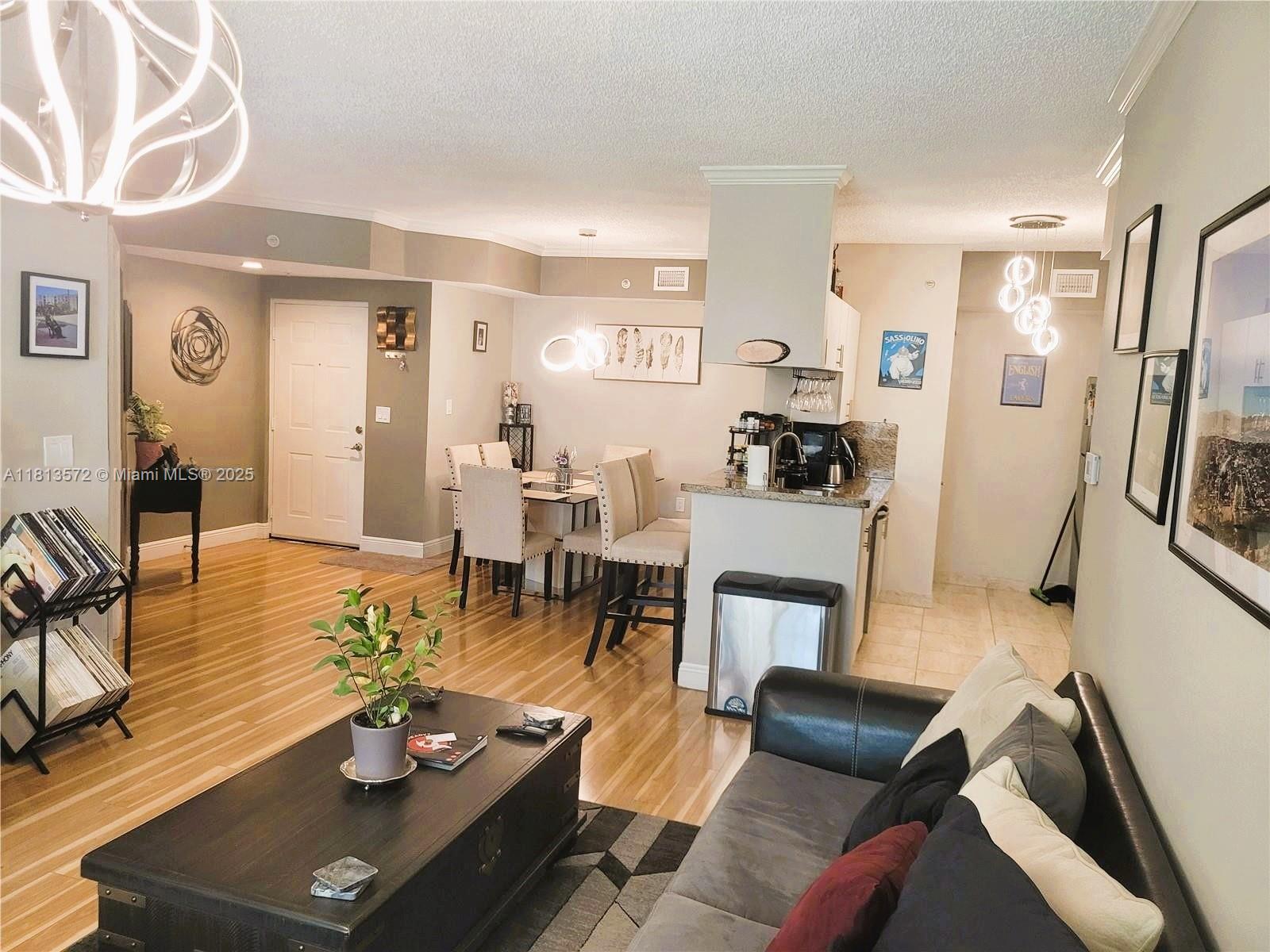 PORTO BELLAGIO CONDO - Residential