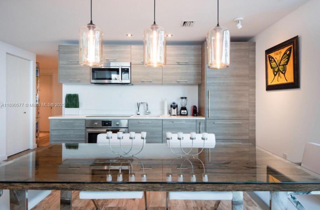 PARAISO BAY - Residential Lease