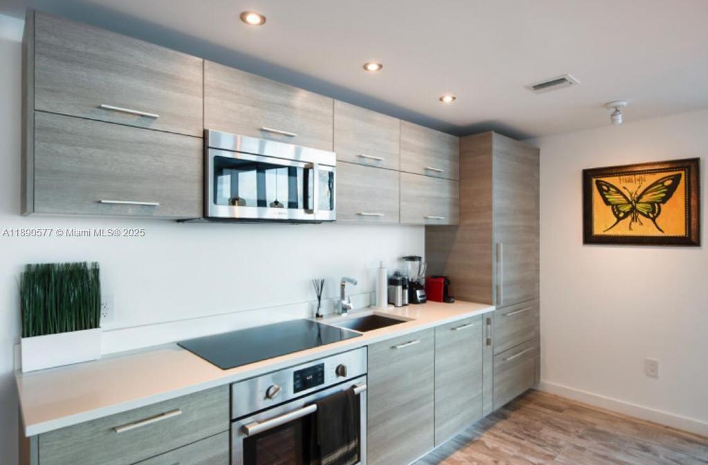 PARAISO BAY - Residential Lease