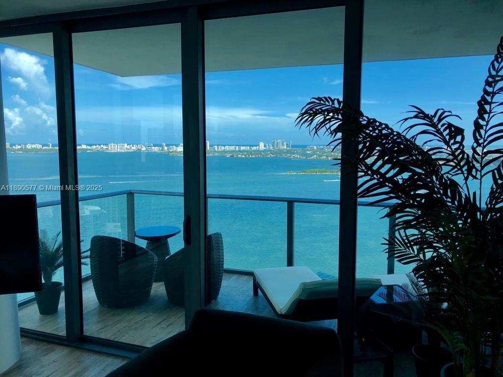 PARAISO BAY - Residential Lease