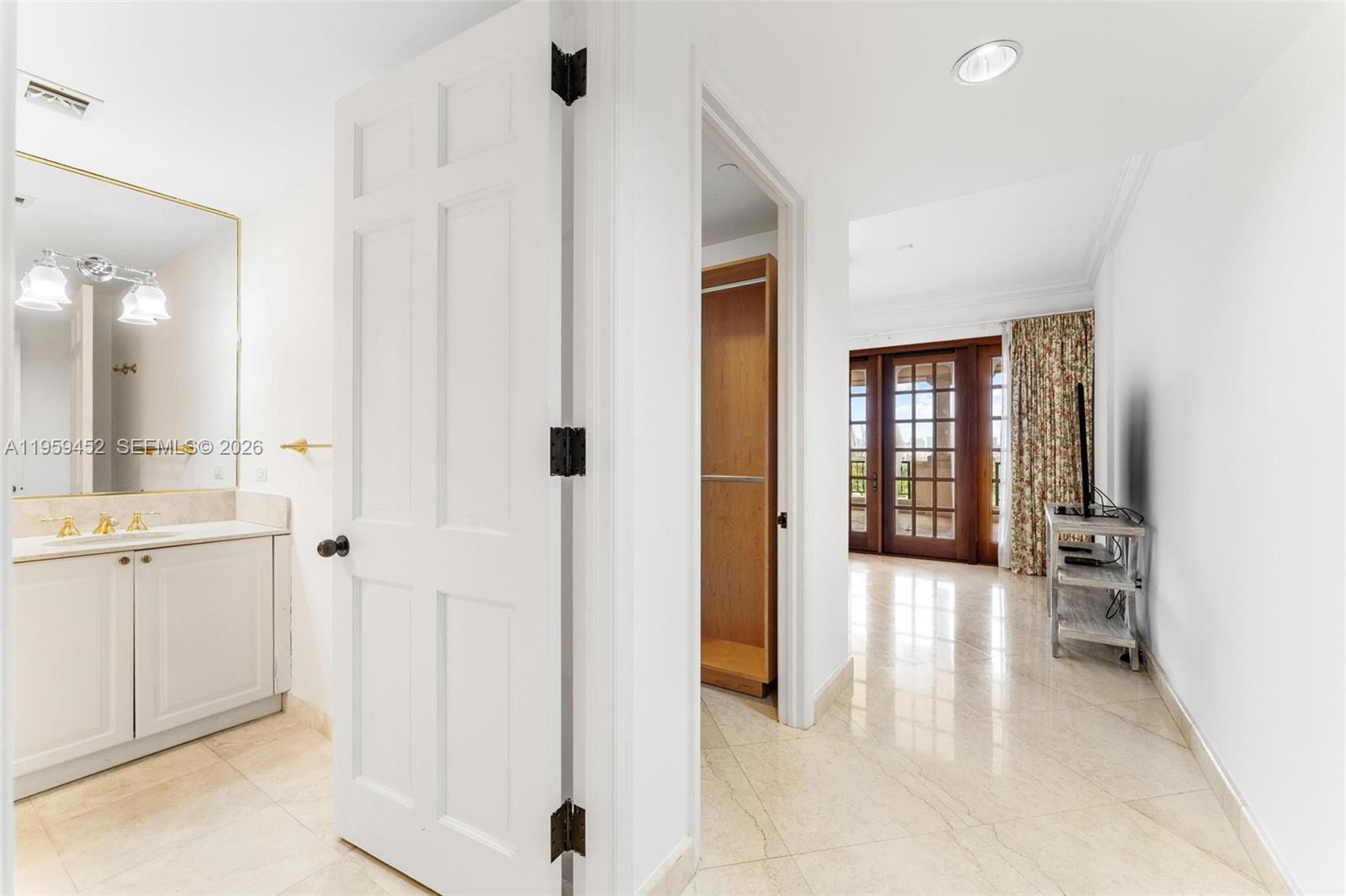 7600 OCEANSIDE AT FISHER - Residential