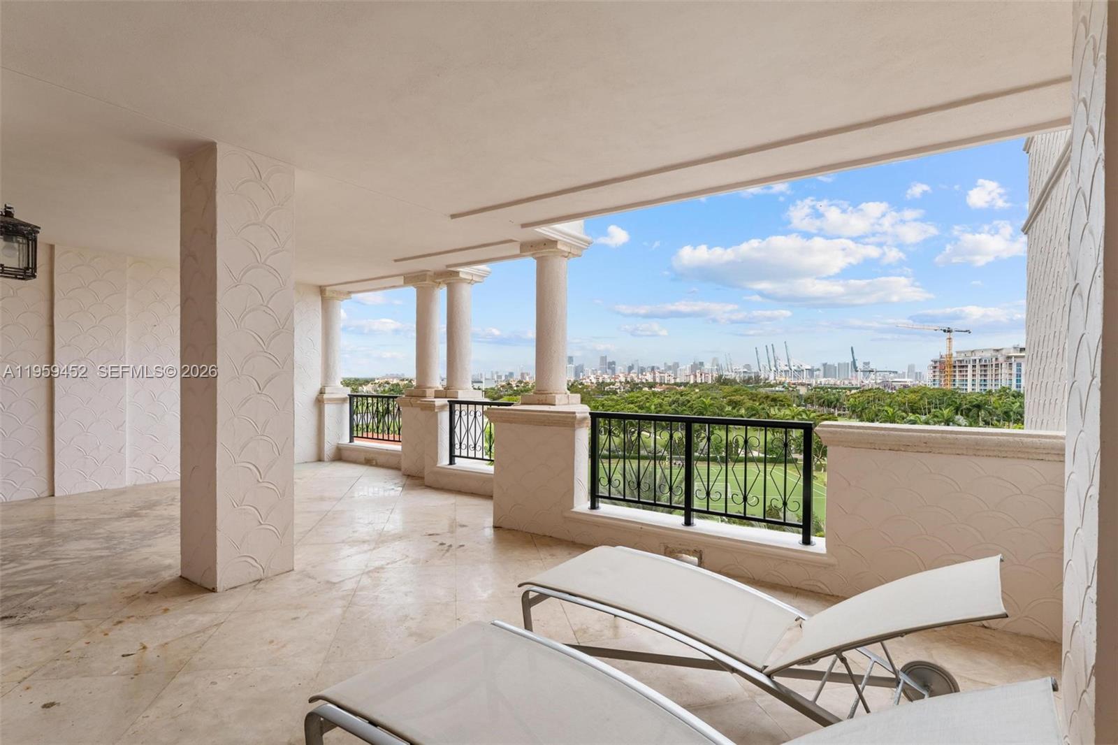 7600 OCEANSIDE AT FISHER - Residential