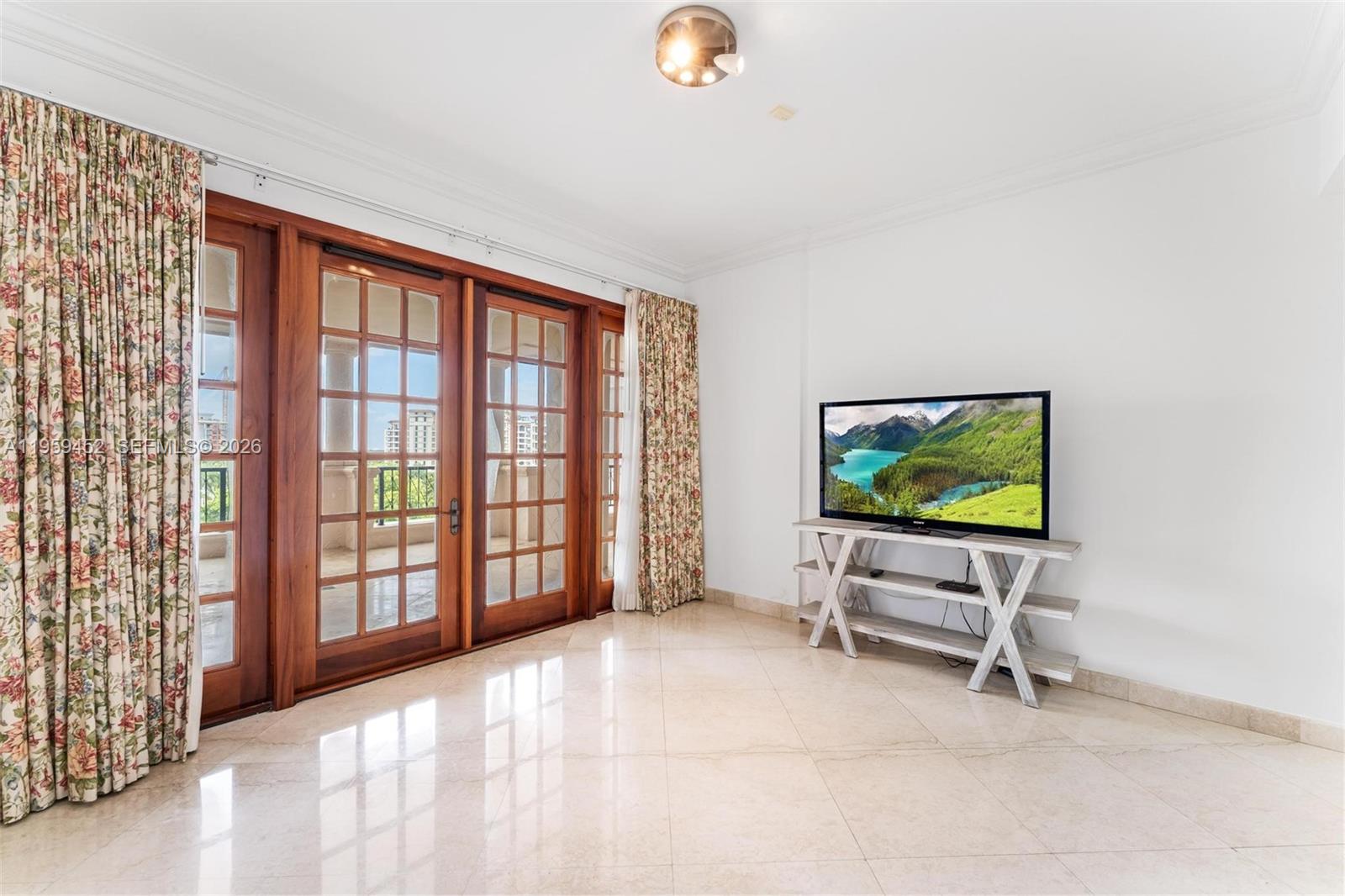 7600 OCEANSIDE AT FISHER - Residential