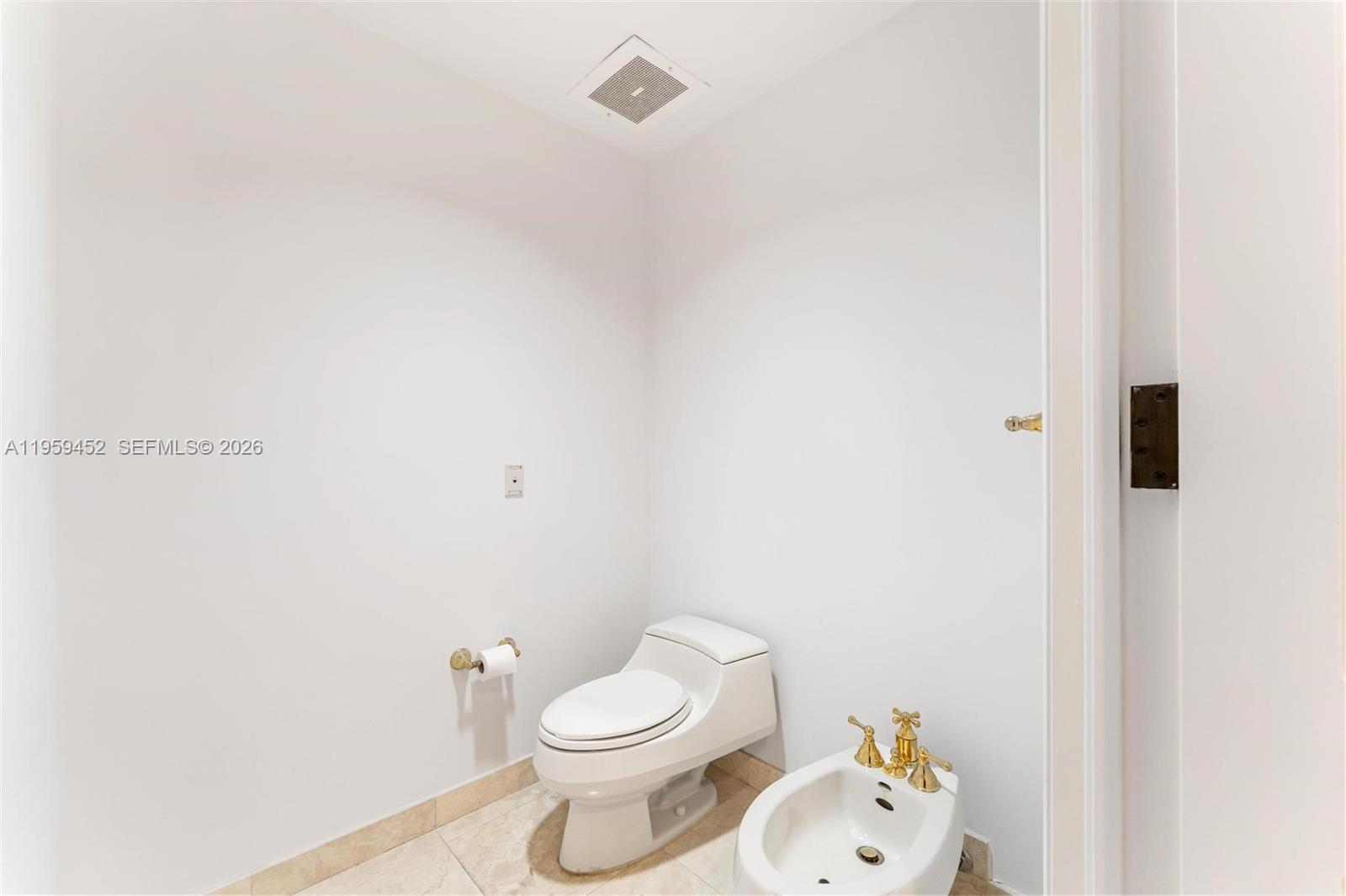 7600 OCEANSIDE AT FISHER - Residential