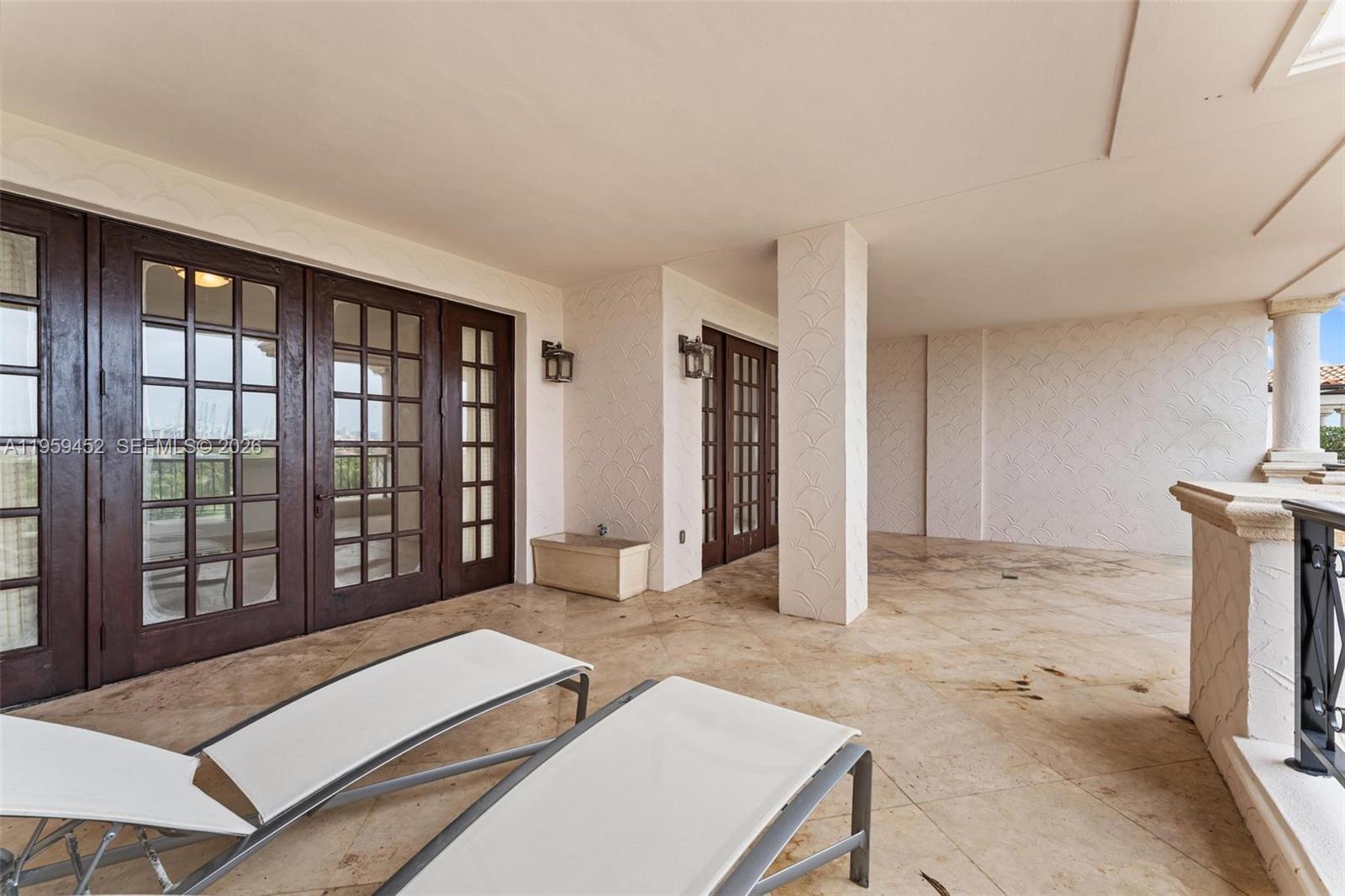7600 OCEANSIDE AT FISHER - Residential