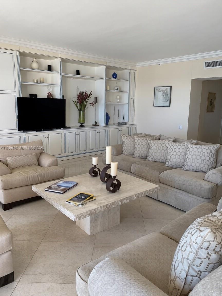 7600 OCEANSIDE AT FISHER - Residential