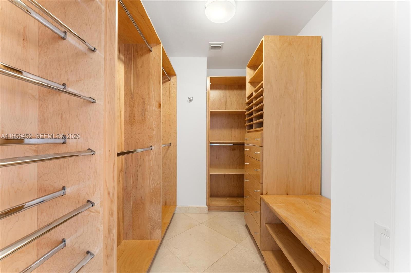 7600 OCEANSIDE AT FISHER - Residential