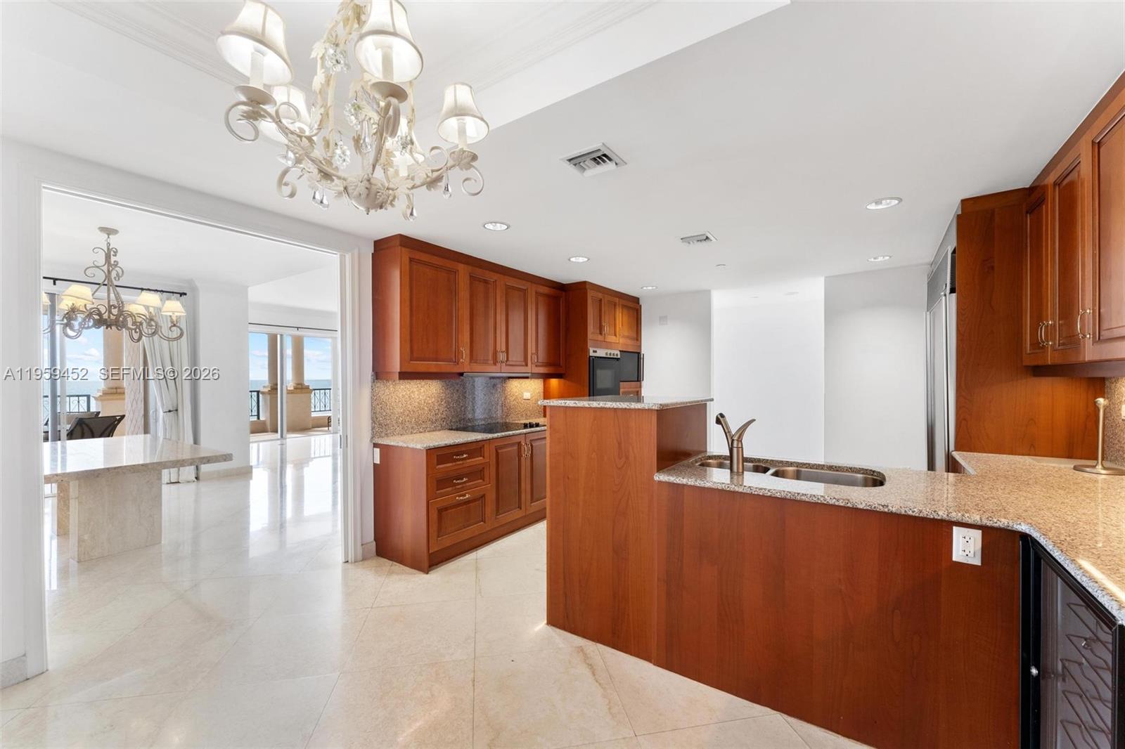 7600 OCEANSIDE AT FISHER - Residential