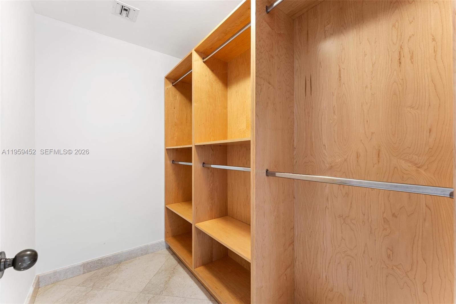 7600 OCEANSIDE AT FISHER - Residential
