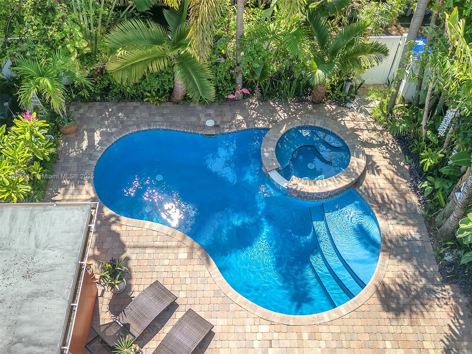 HOLLYWOOD LAKES SECTION - Residential