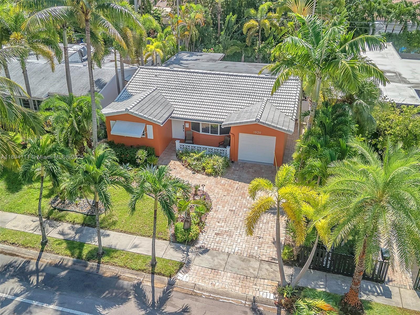 HOLLYWOOD LAKES SECTION - Residential