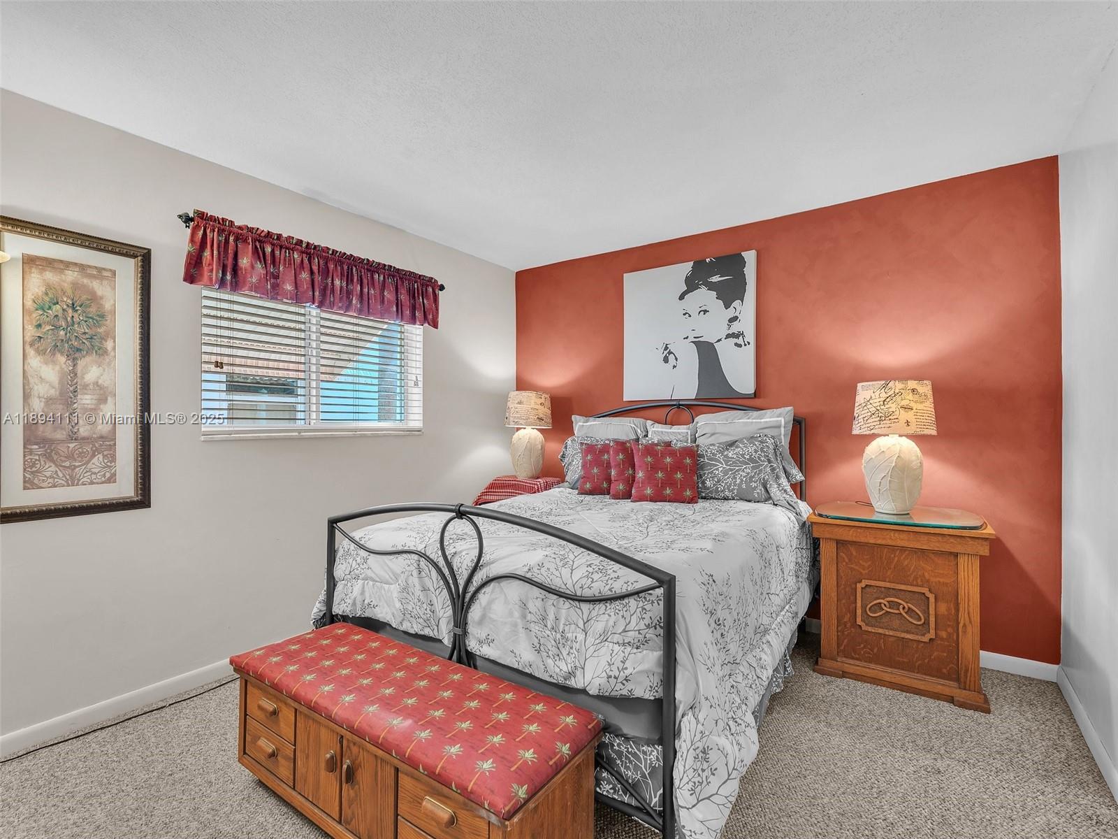 HOLLYWOOD LAKES SECTION - Residential