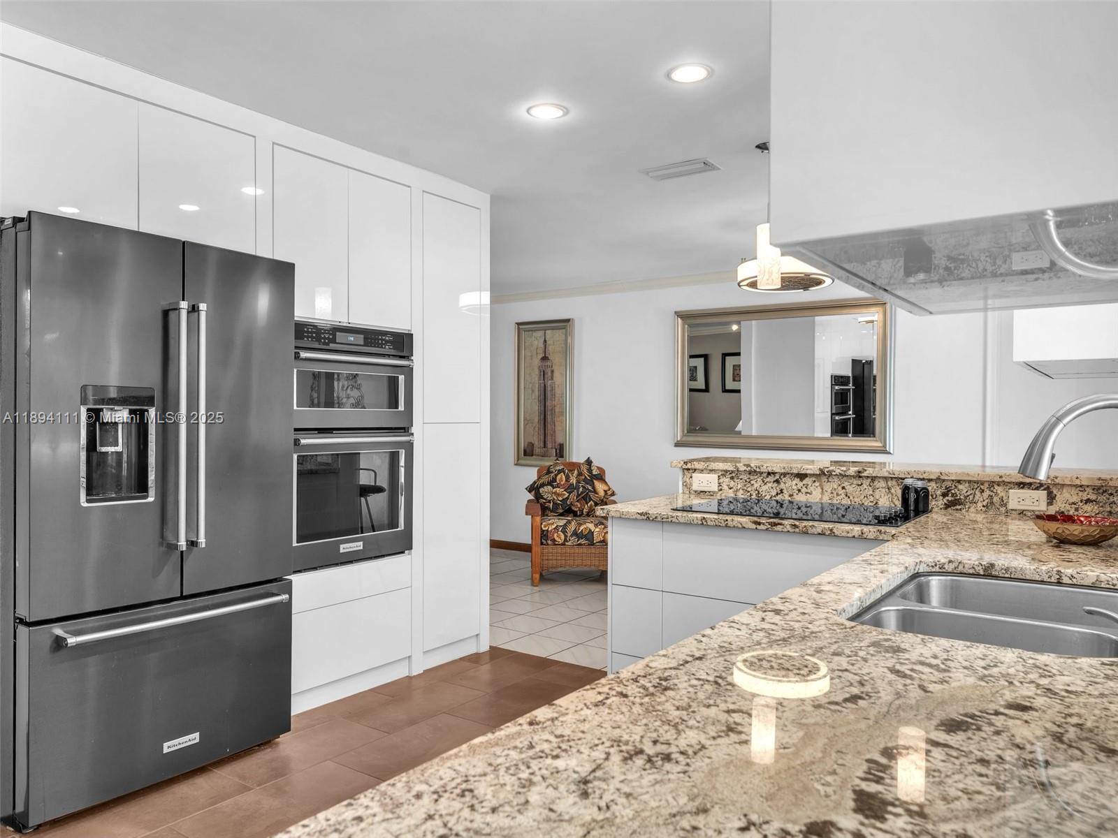 HOLLYWOOD LAKES SECTION - Residential