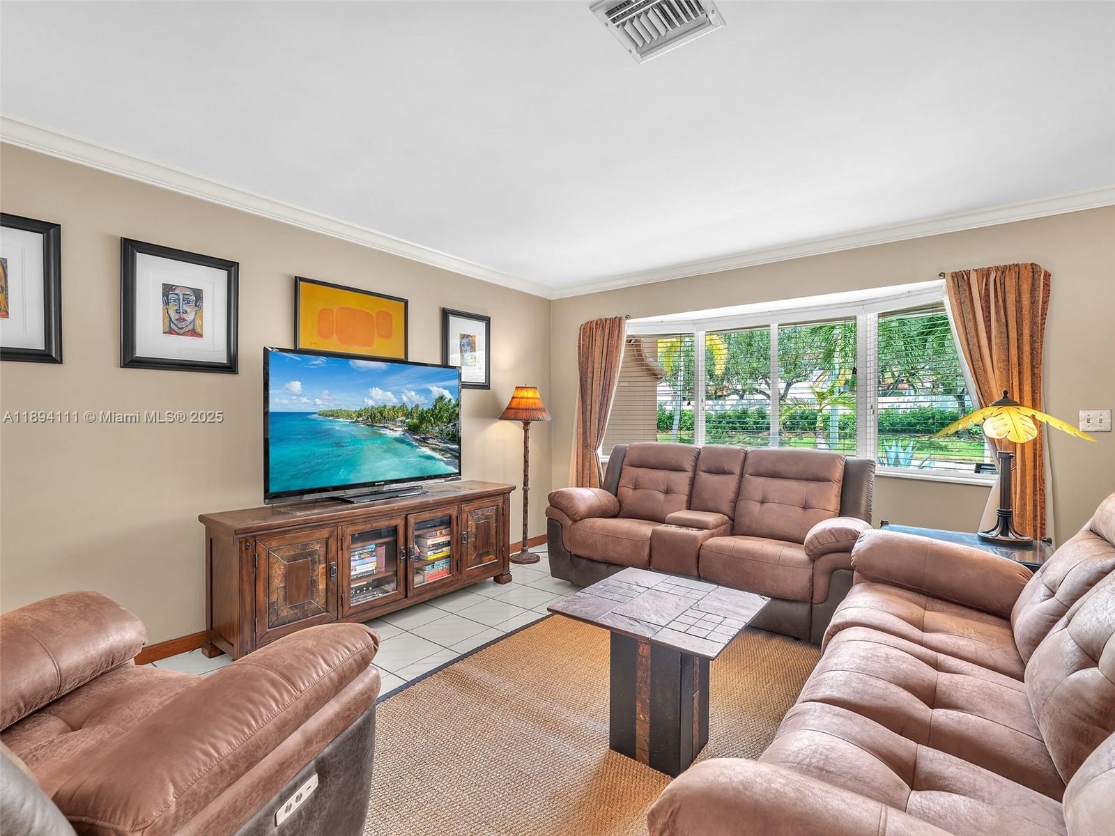 HOLLYWOOD LAKES SECTION - Residential