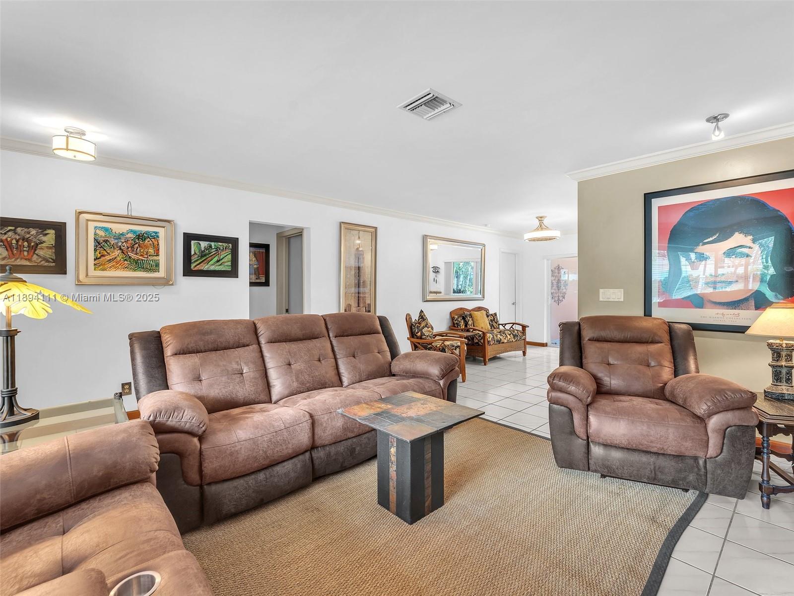 HOLLYWOOD LAKES SECTION - Residential