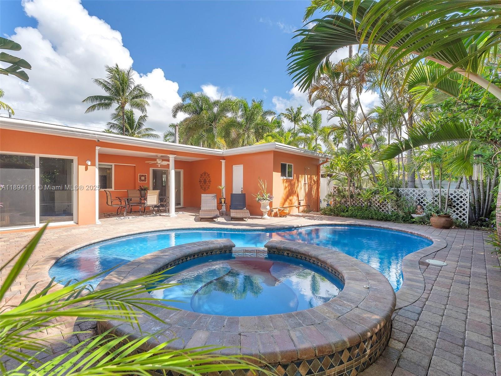 HOLLYWOOD LAKES SECTION - Residential