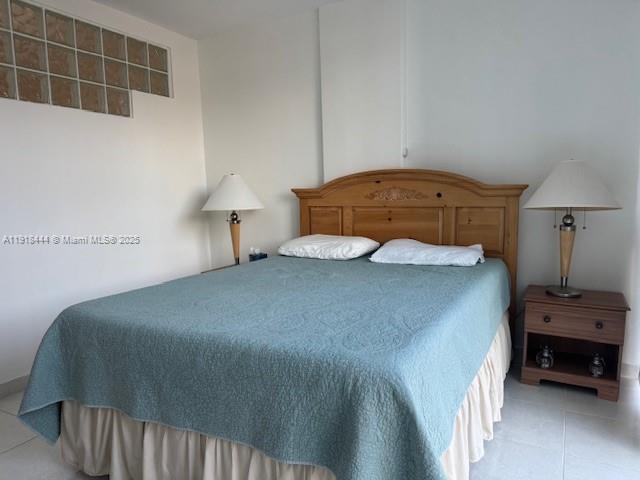 THE CARRIAGE HOUSE CONDO - Residential Lease