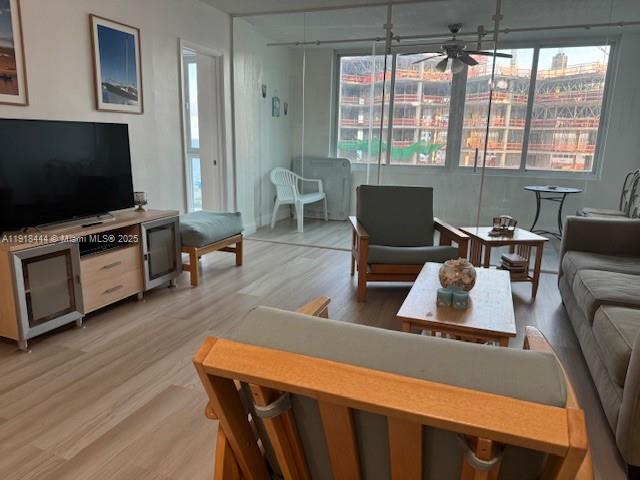 THE CARRIAGE HOUSE CONDO - Residential Lease