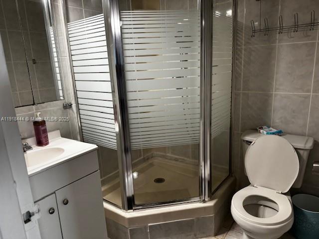 THE CARRIAGE HOUSE CONDO - Residential Lease
