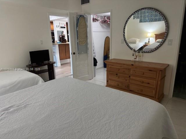 THE CARRIAGE HOUSE CONDO - Residential Lease