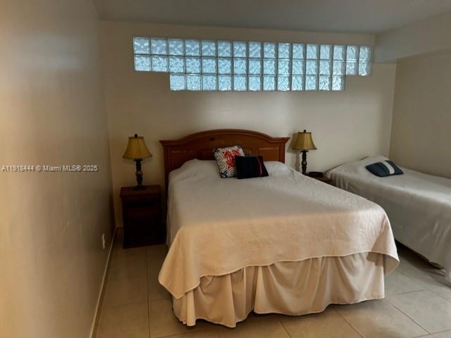 THE CARRIAGE HOUSE CONDO - Residential Lease