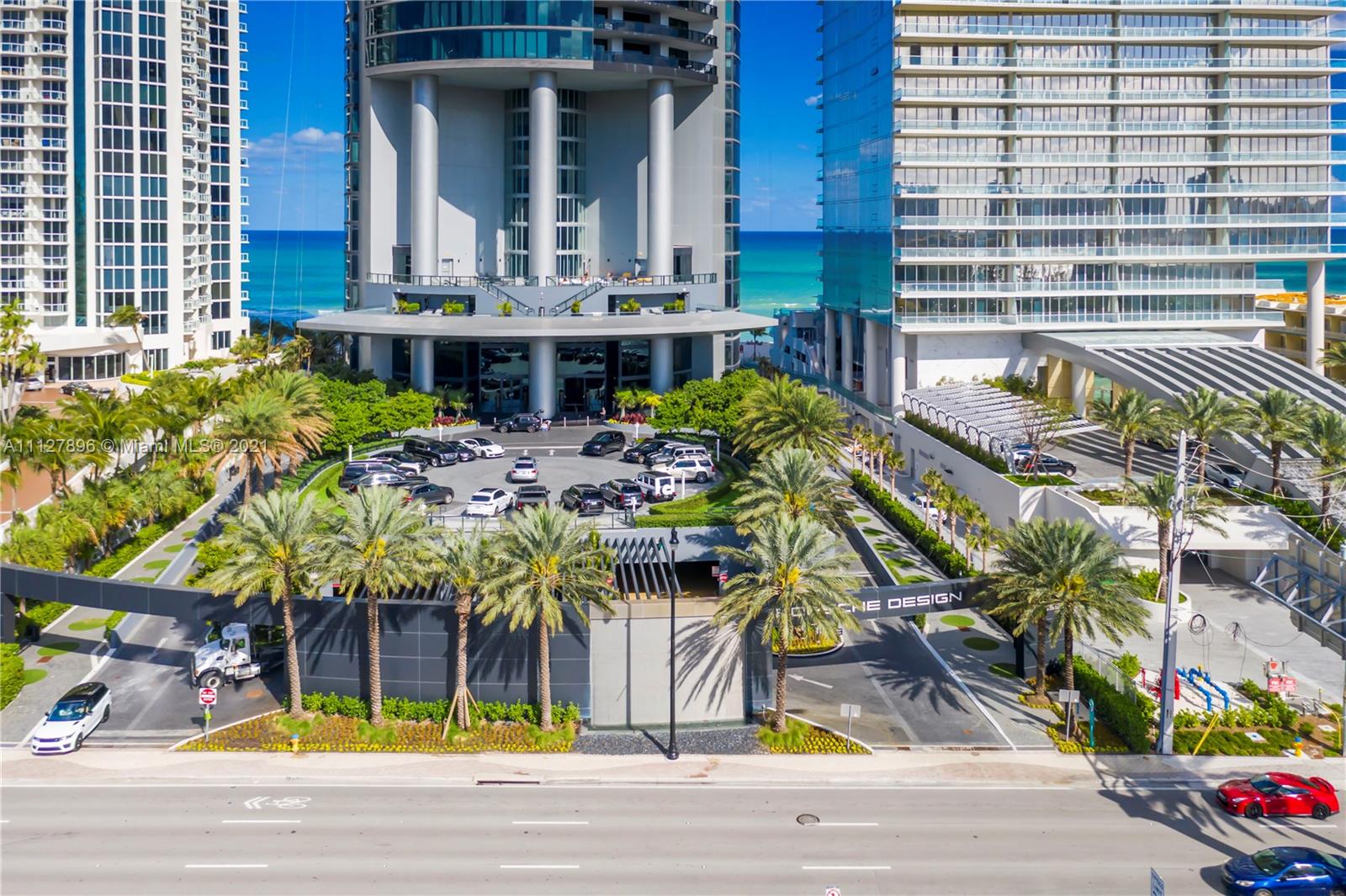 18555 COLLINS AVENUE COND - Residential