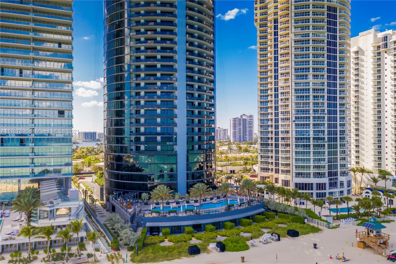 18555 COLLINS AVENUE COND - Residential