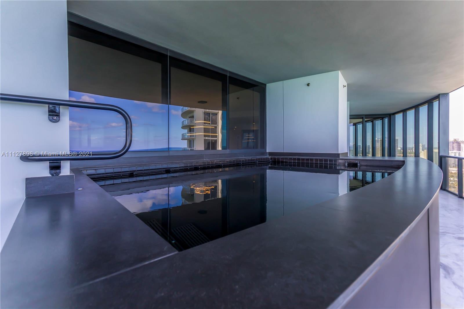 18555 COLLINS AVENUE COND - Residential