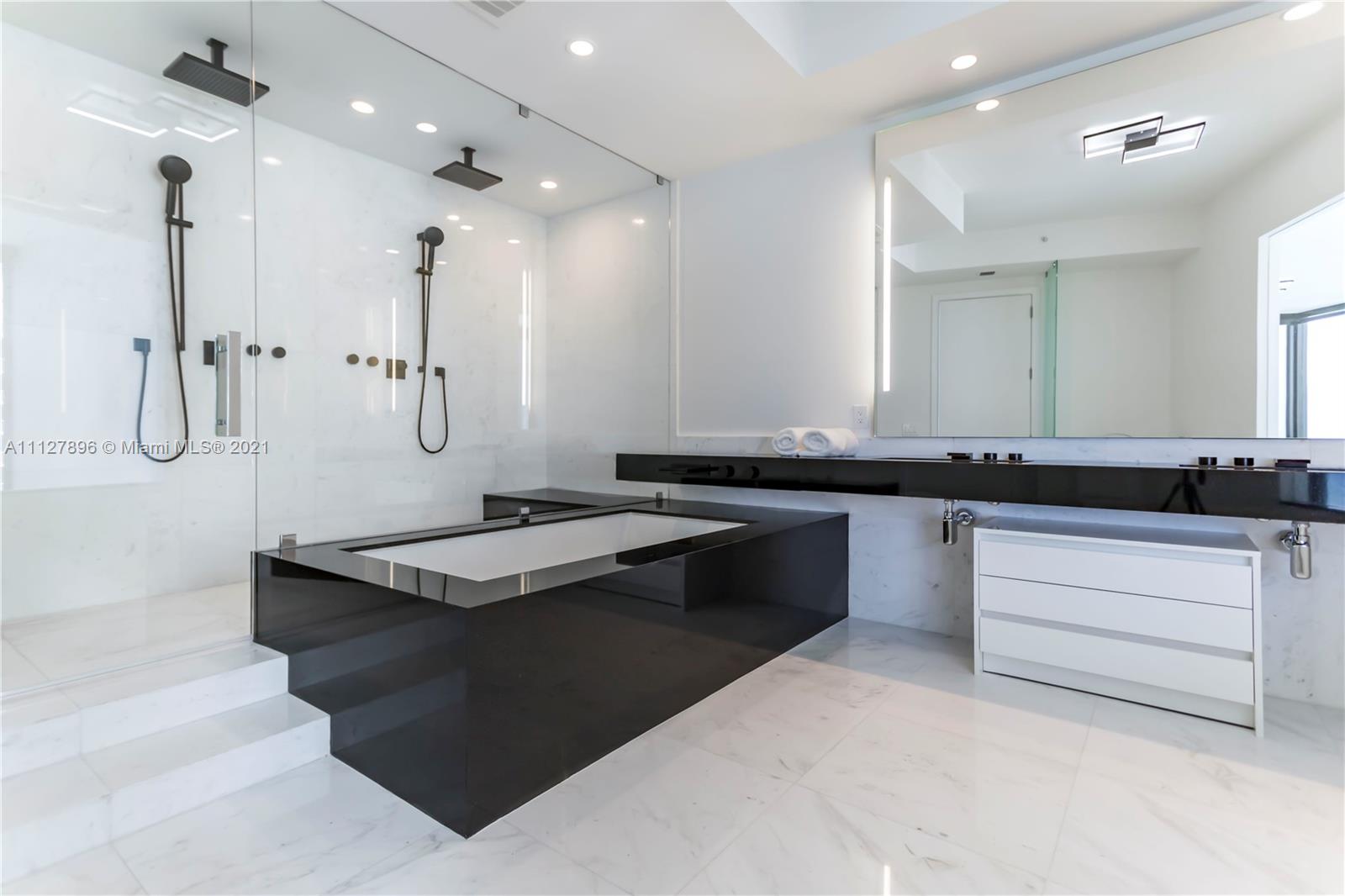 18555 COLLINS AVENUE COND - Residential