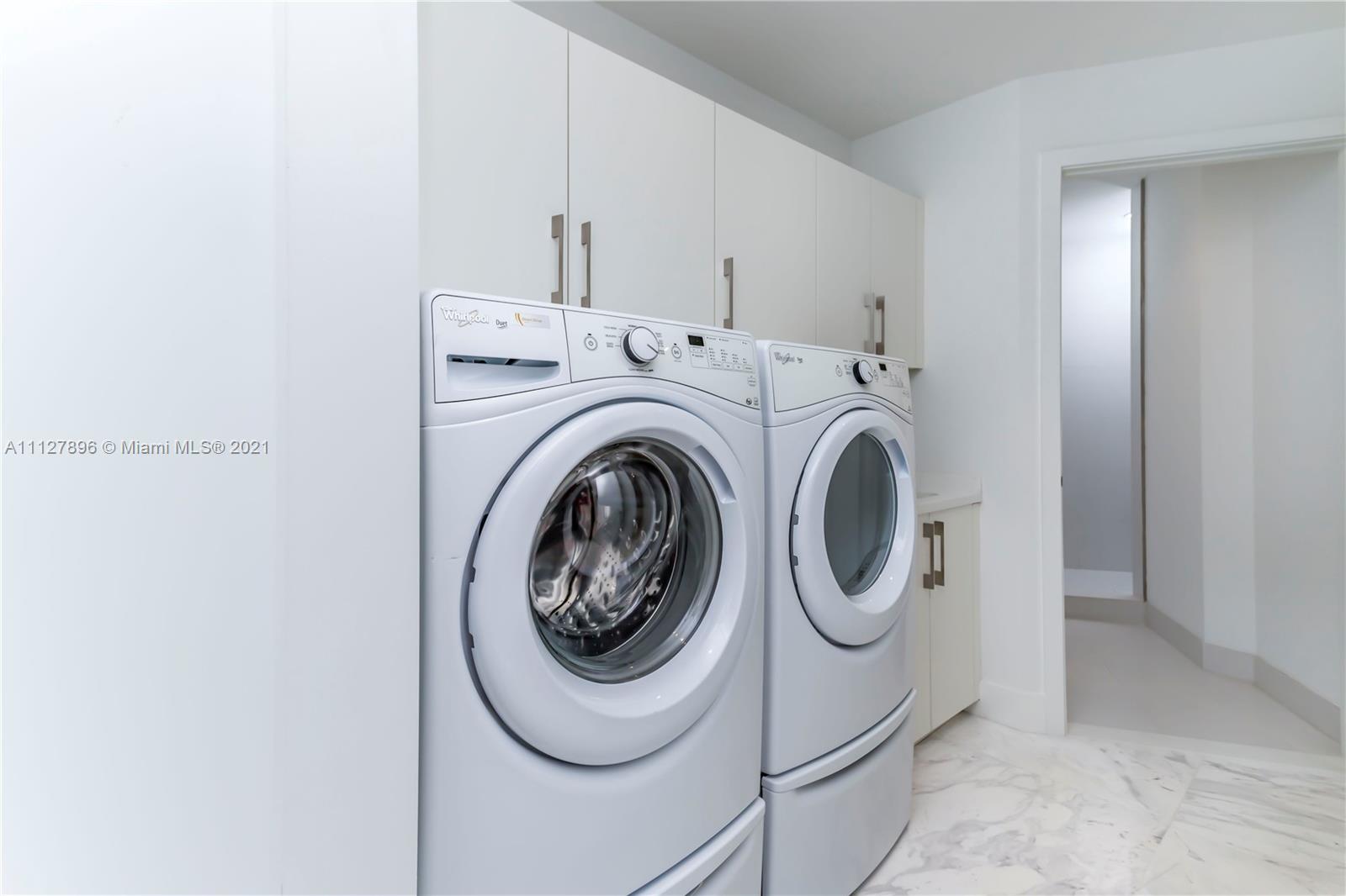 18555 COLLINS AVENUE COND - Residential