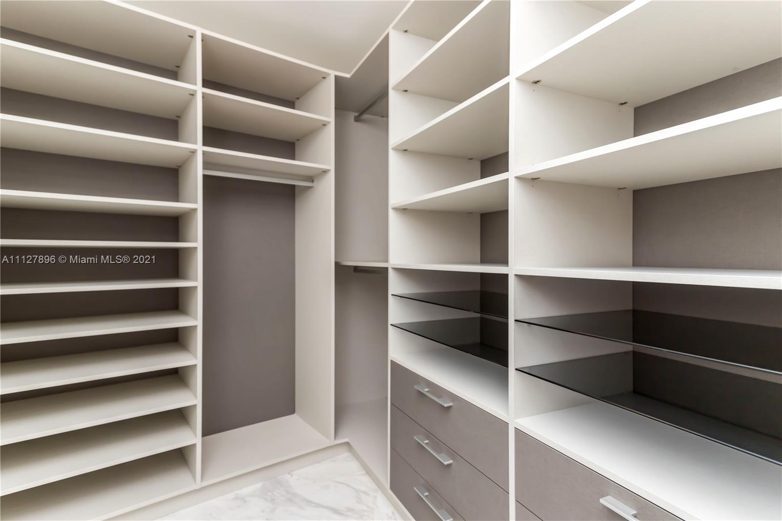 18555 COLLINS AVENUE COND - Residential