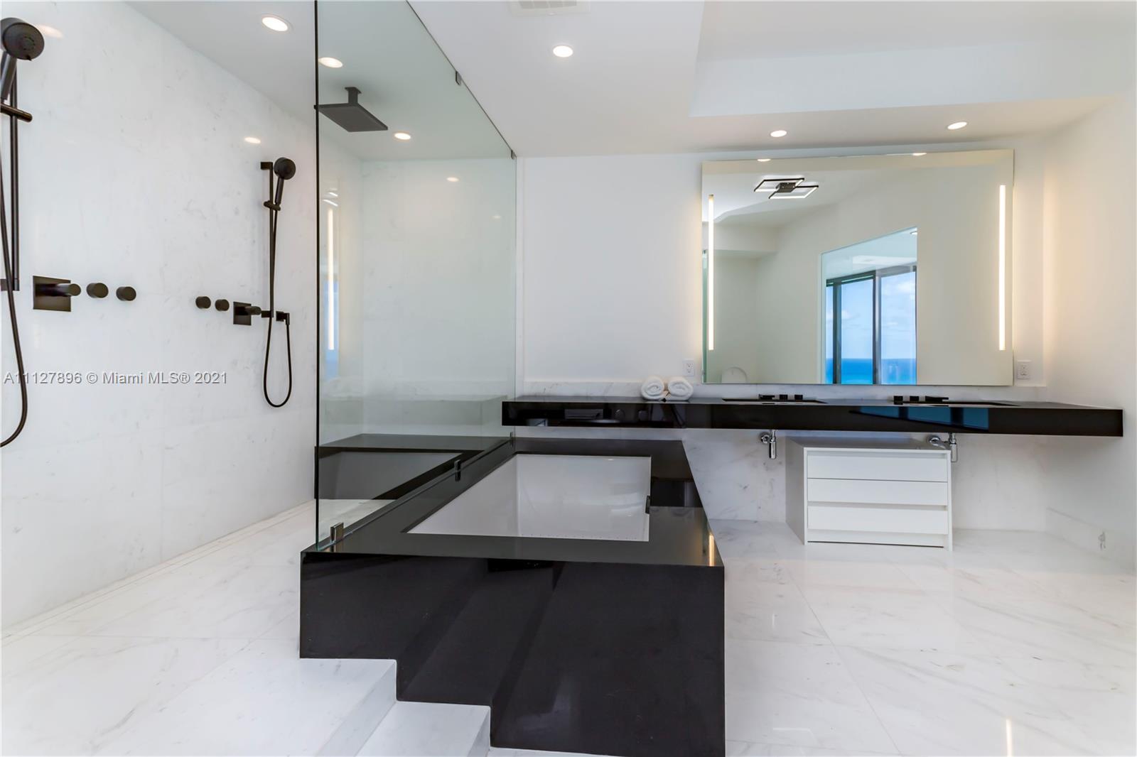 18555 COLLINS AVENUE COND - Residential