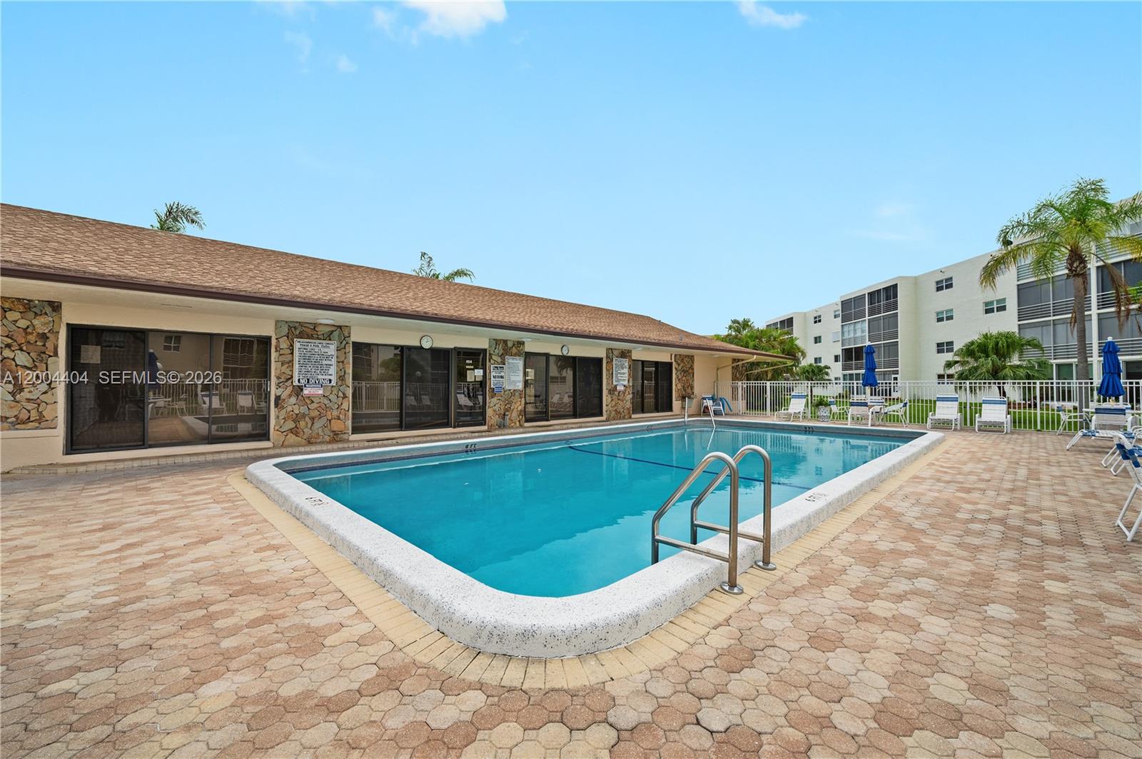 MEADOWBROOK LAKES CONDO - Residential