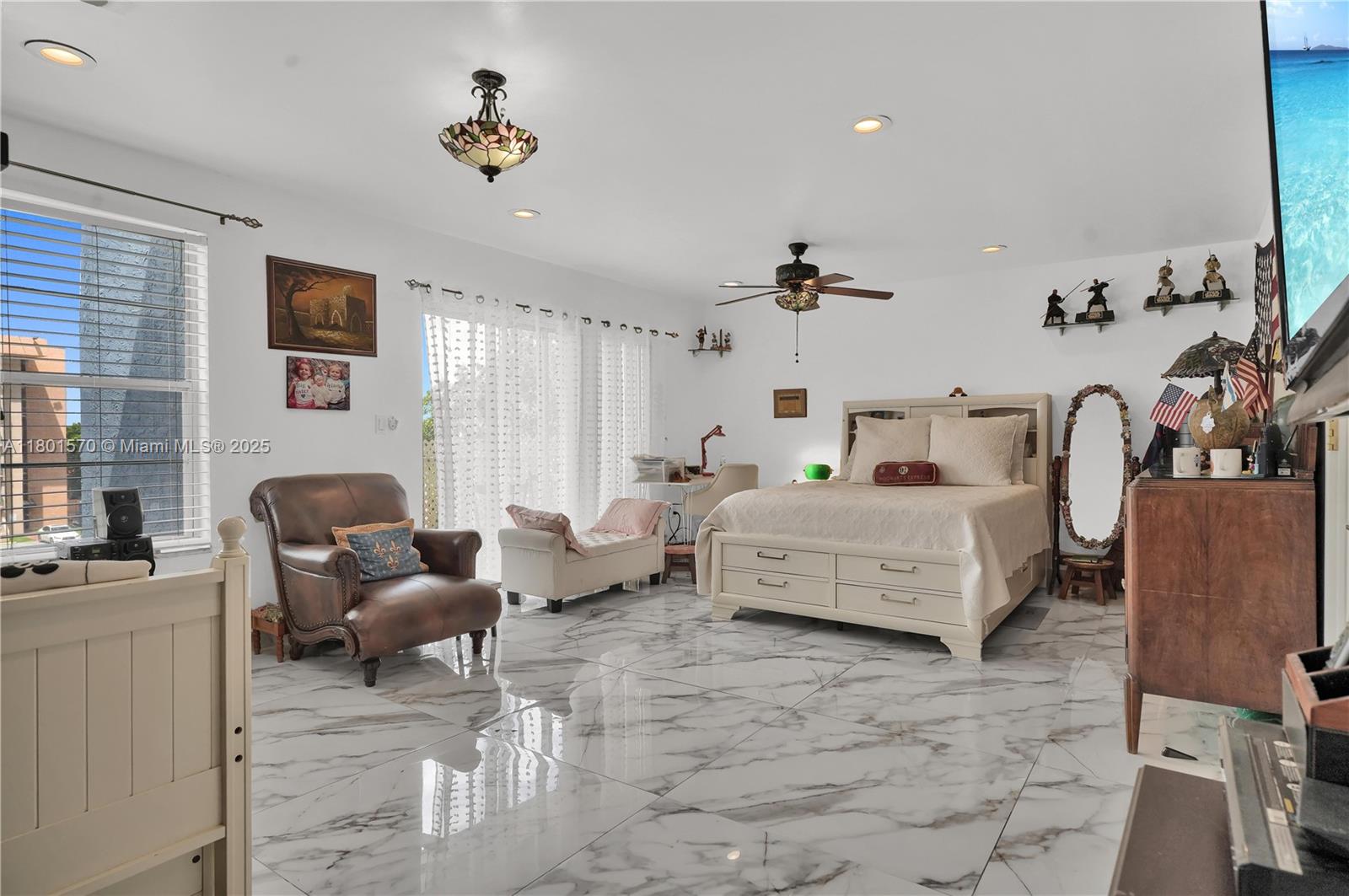 NEW LAND GARDENS CONDO - Residential