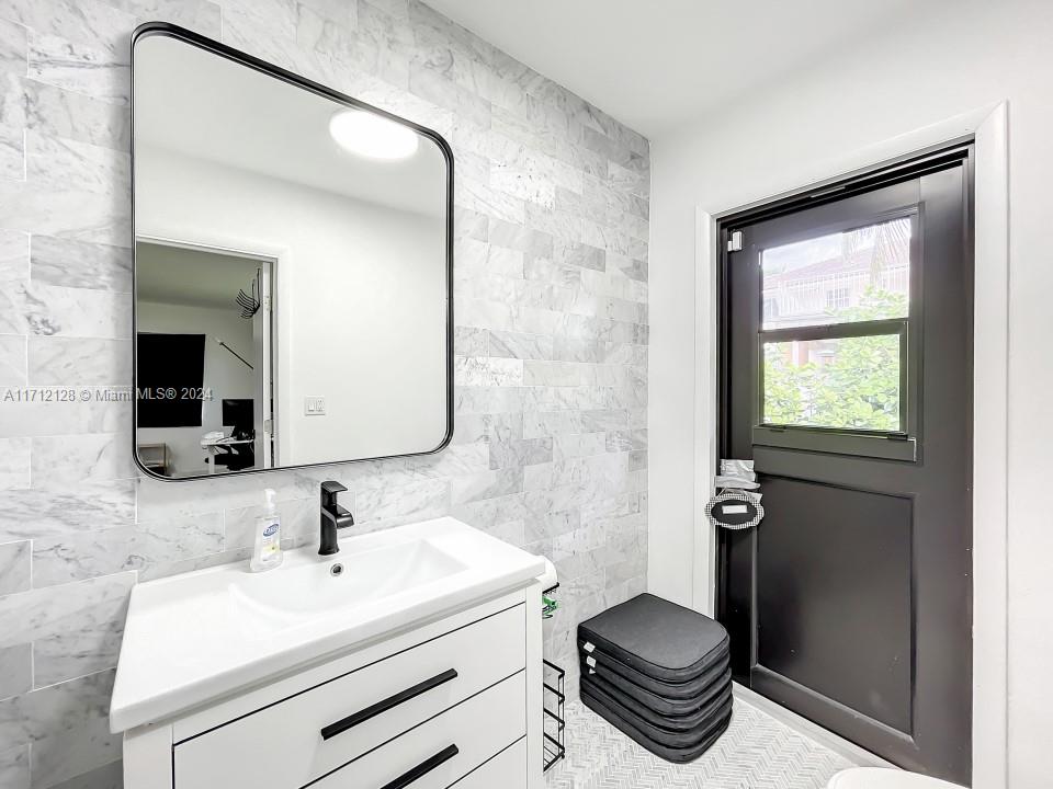 EASTERN SHORES - Residential