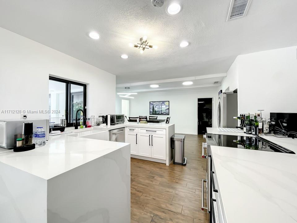 EASTERN SHORES - Residential