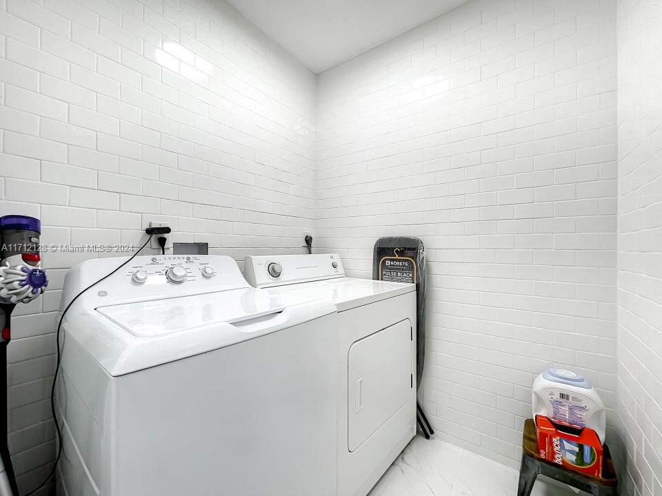 EASTERN SHORES - Residential