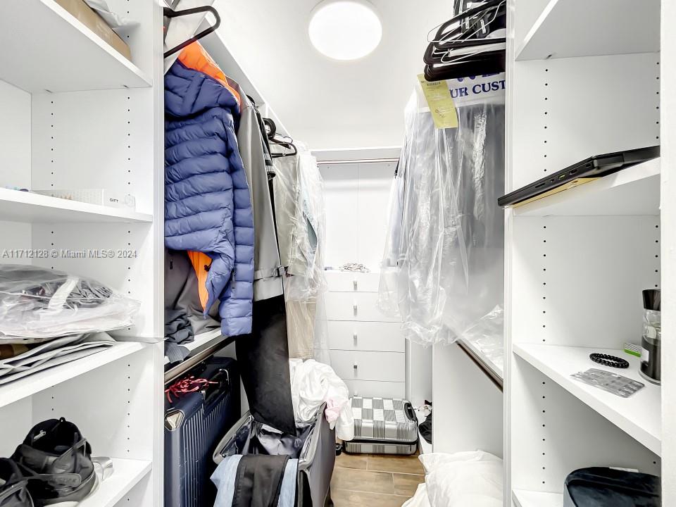 EASTERN SHORES - Residential