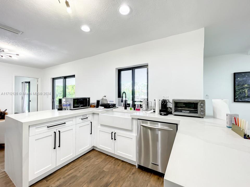 EASTERN SHORES - Residential