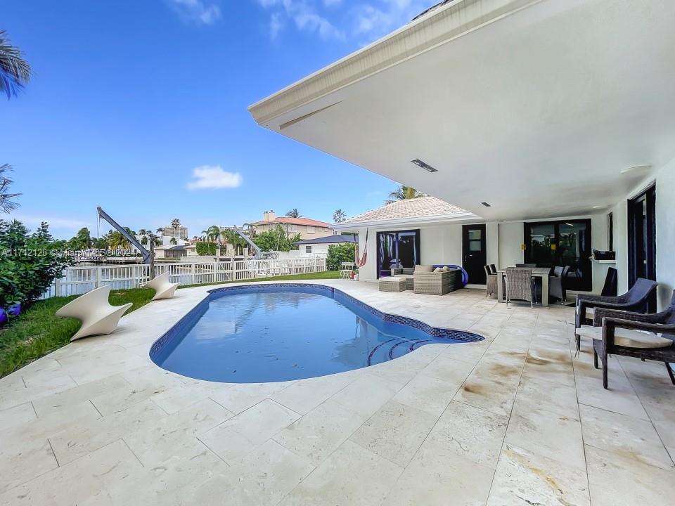 EASTERN SHORES - Residential