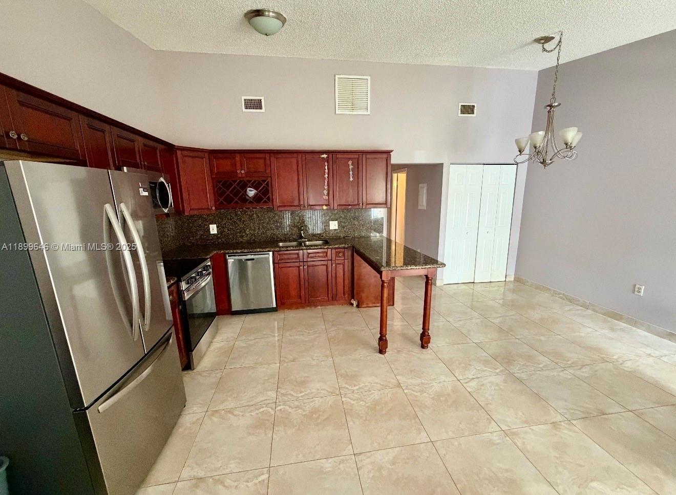 VILLA DEL TRIO - Residential