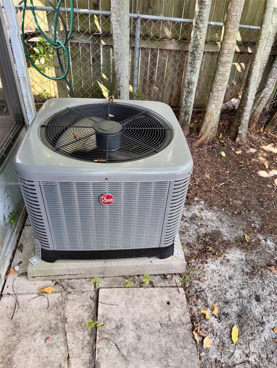 VILLA DEL TRIO - Residential