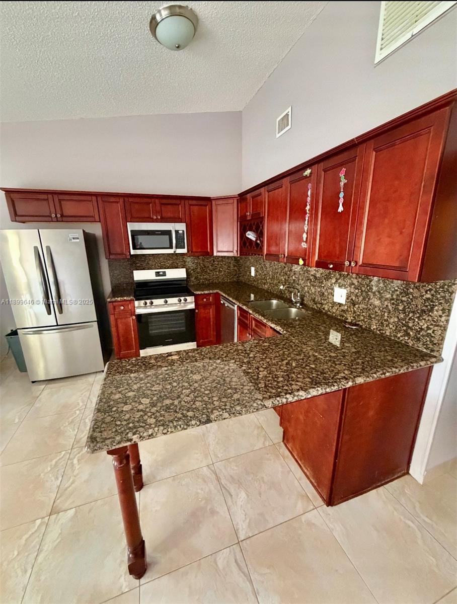 VILLA DEL TRIO - Residential