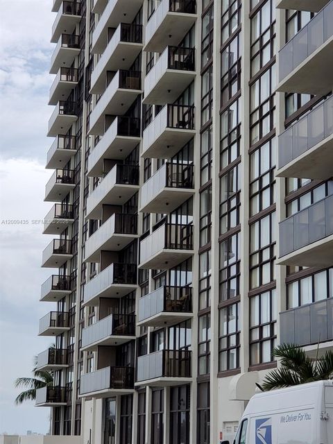 Tiny photo for 600 NE 36th St #1109, Miami, FL 33137 (MLS # A12009435)