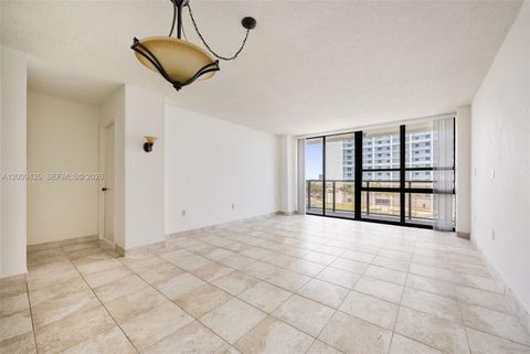 Tiny photo for 600 NE 36th St #1109, Miami, FL 33137 (MLS # A12009435)