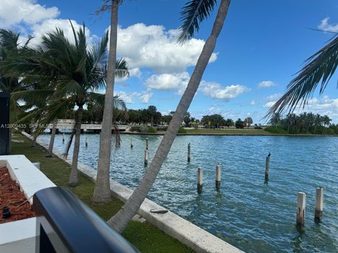 Tiny photo for 600 NE 36th St #1109, Miami, FL 33137 (MLS # A12009435)