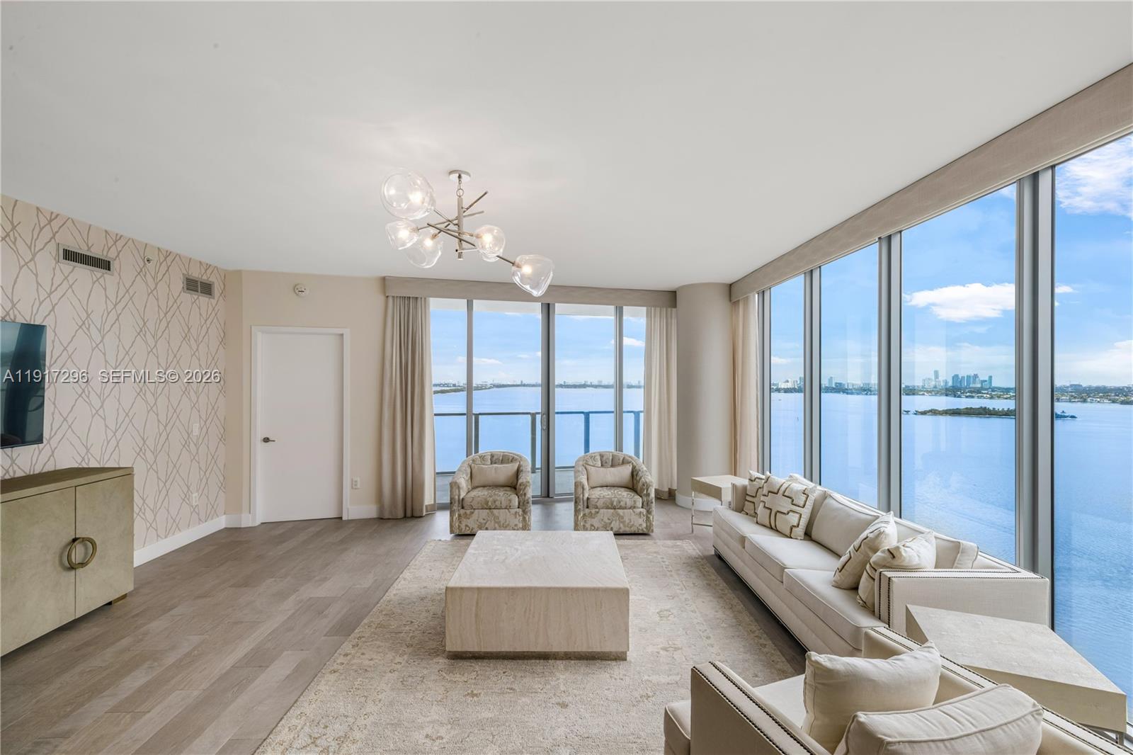 2900 NE 7th Ave 1807