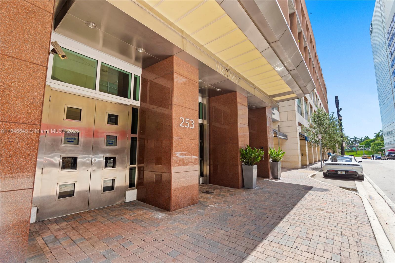 253 NE 2nd St 228