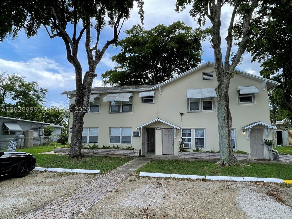 Photo of 26 SE 13th Ter #1-7, Dania Beach, FL 33004 (MLS # A12028999)